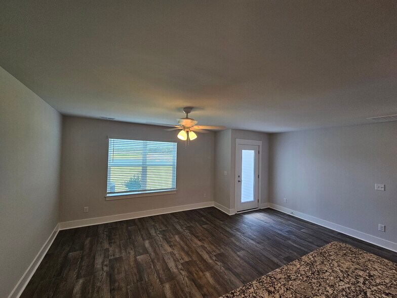 Building Photo - 4341 Majesty Dr