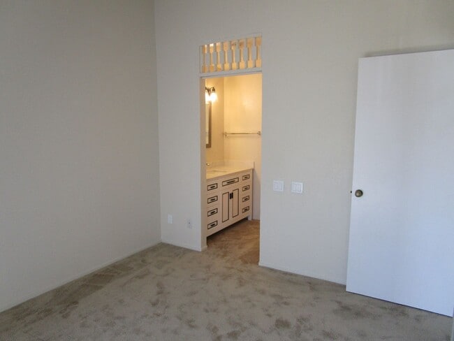 Building Photo - Cozy Hercules Home