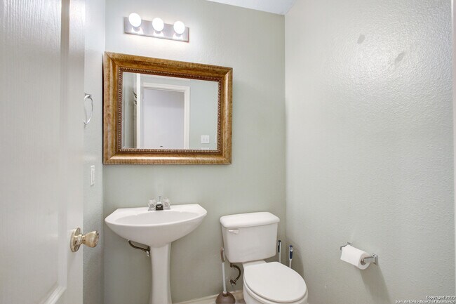 Building Photo - 6002 Woodway Pl