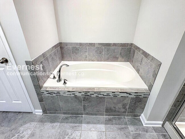 Building Photo - 7113 Rowlock Aly