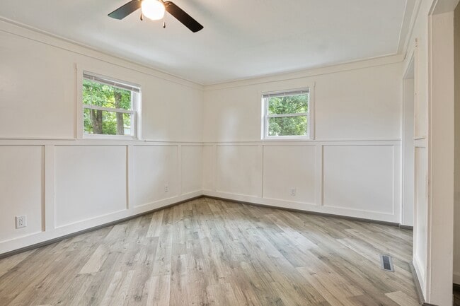 Building Photo - 185 Storage Rd