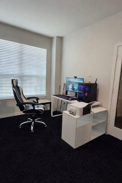 Building Photo - 9824 Dynamics Dr