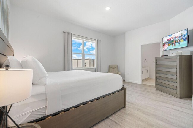 Building Photo - 384 Famagusta Dr