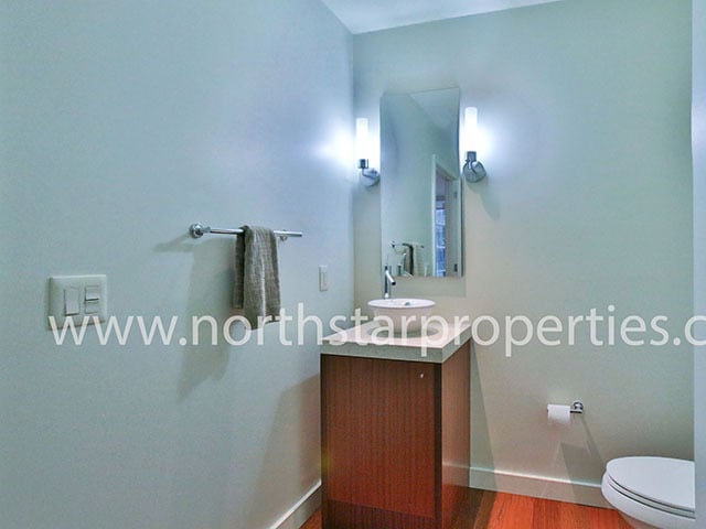 Building Photo - South Waterfront Atwater Perfection