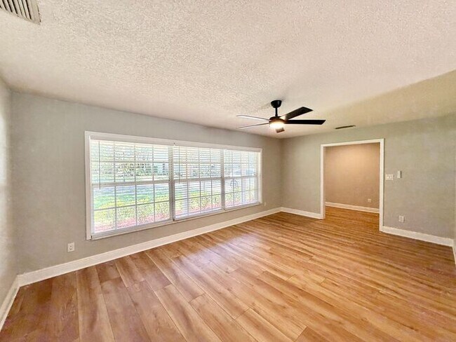Building Photo - 4/3 WINTER PARK POOL HOME WITH WINTER PARK SCHOOLS! (Orange County Winter Park Schools)
