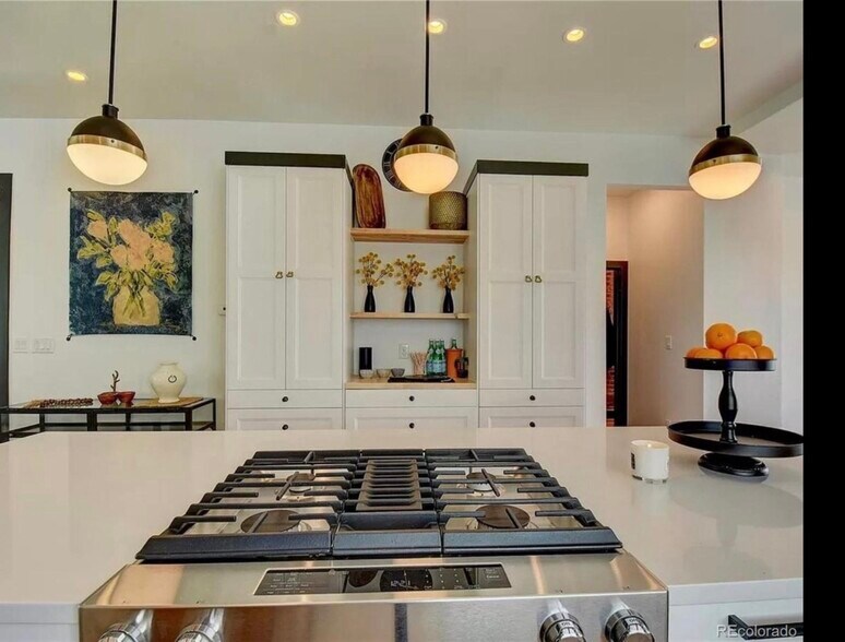 Building Photo - 2126 Grove St