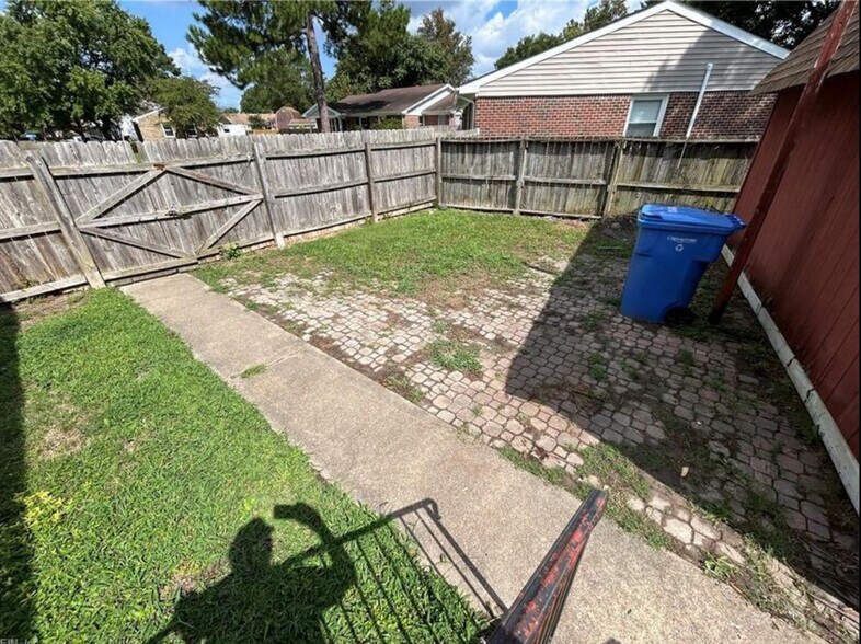 Building Photo - 3725 Boyette Ct