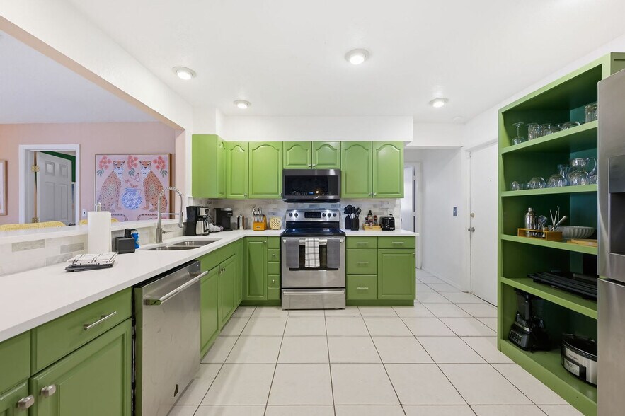 Building Photo - 9155 125th St