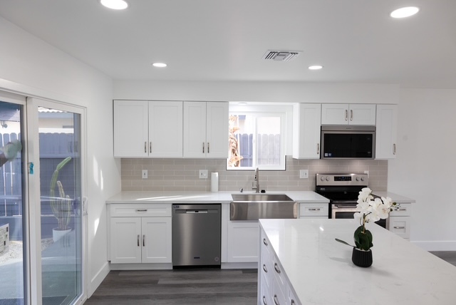 Building Photo - 53130 Avenida Mendoza