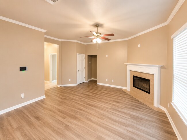 Building Photo - 8121 Fieldstone Dr