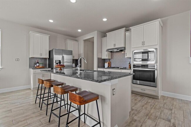 Building Photo - 124 Oakstone Dr