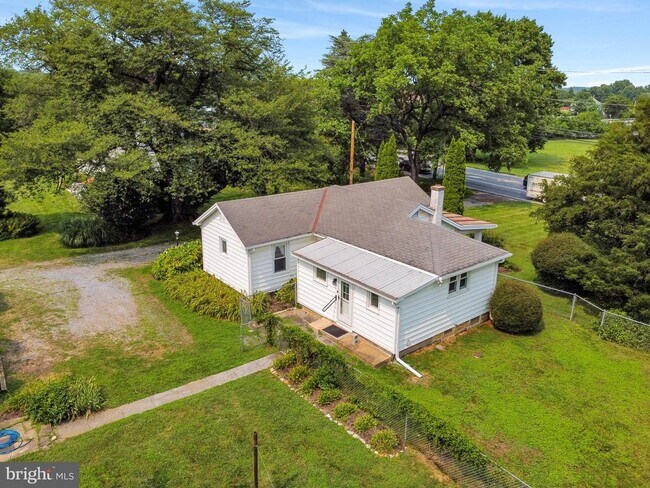 Building Photo - 40 Reeceville Rd