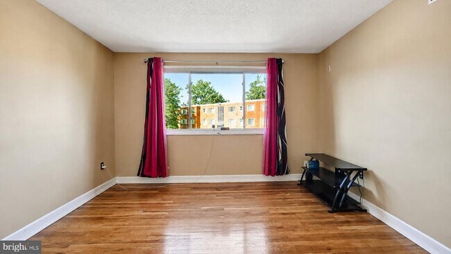 Building Photo - 3839 Hamilton St