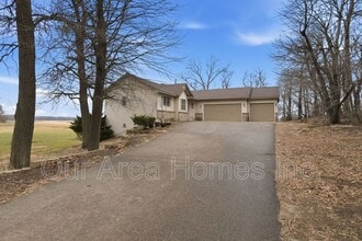 Building Photo - 1778 Klondike Dr NE