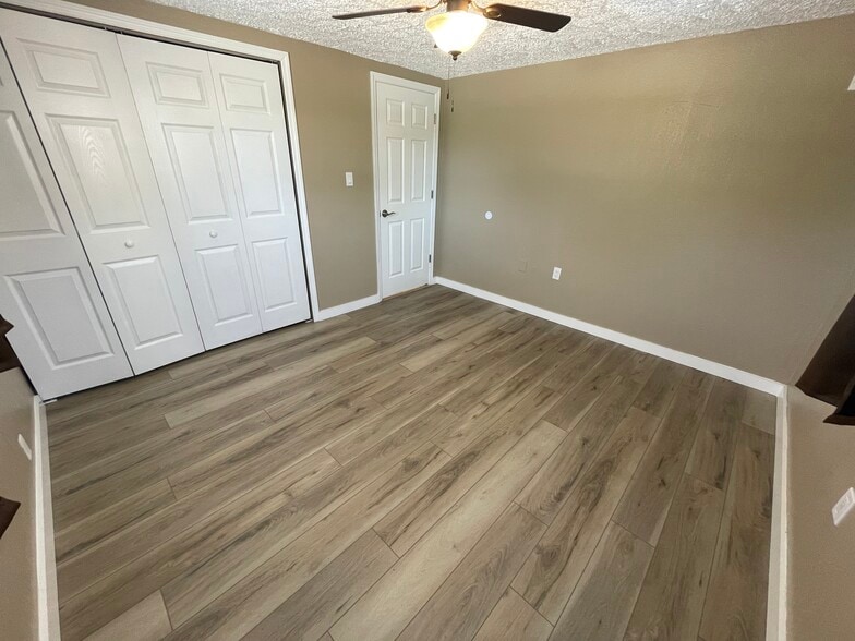 Building Photo - 1221 W Pierce St