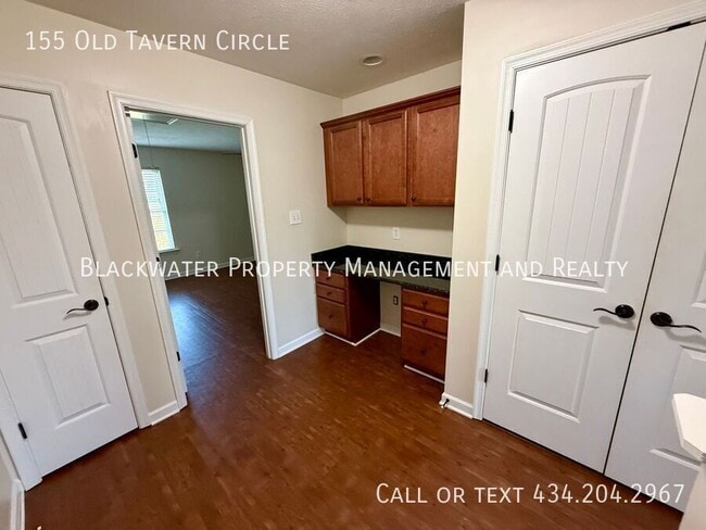 Building Photo - 155 Old Tavern Cir
