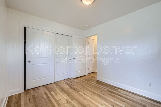 Building Photo - 5870 W 5th Ave