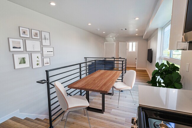 Building Photo - 2332 Carmona Ave