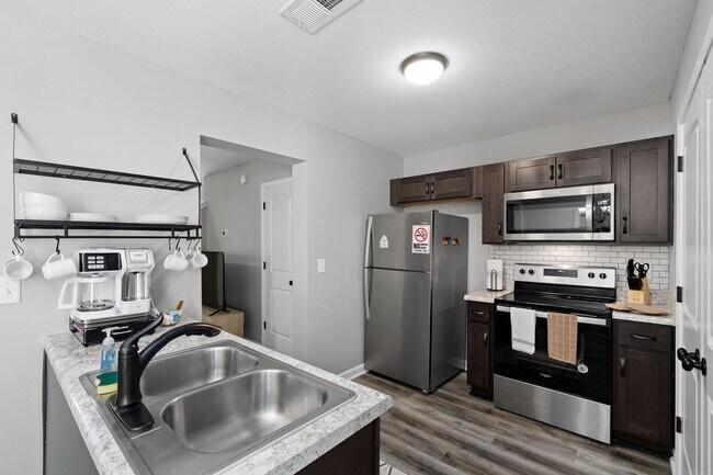 Building Photo - 219 Smithson Ln