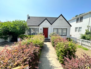 Building Photo - 2327 Eureka Way