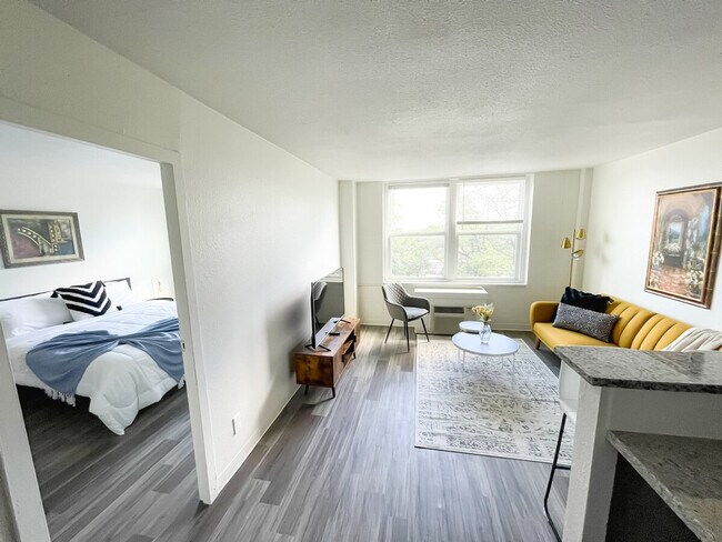Building Photo - 2515 Burnet Ave