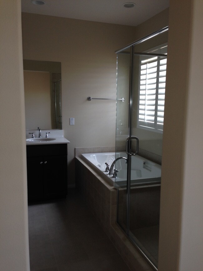 Building Photo - 10777 Canyon Grove Trail