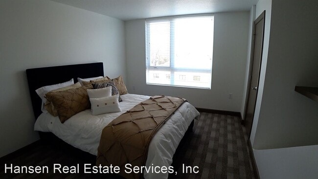 Building Photo - 708 SE 6th St