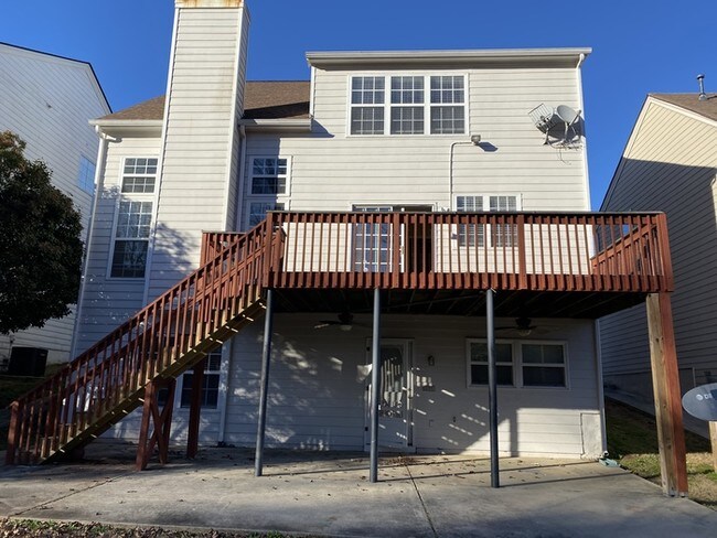 Building Photo - Beautiful house with finished basement