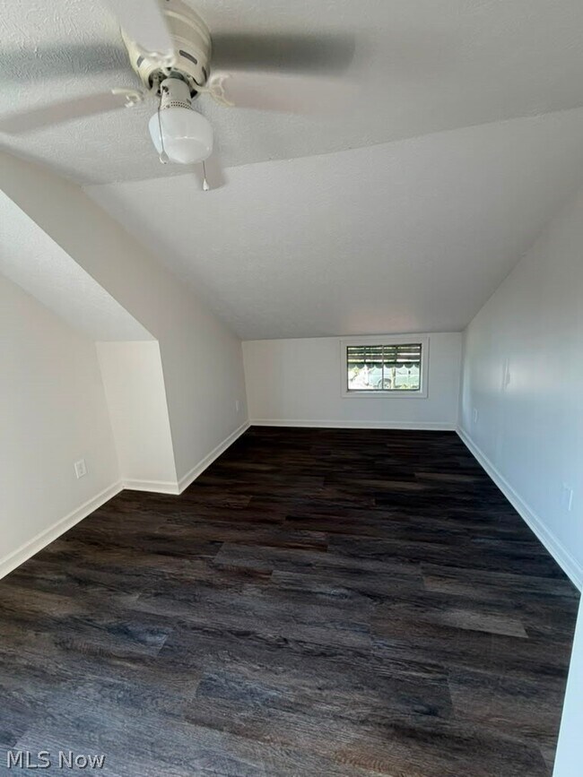 Building Photo - 26381 Drakefield Ave