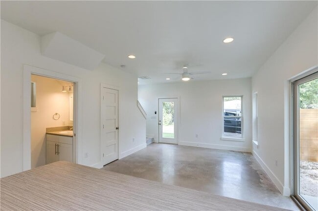 Building Photo - 1907 E 17th St