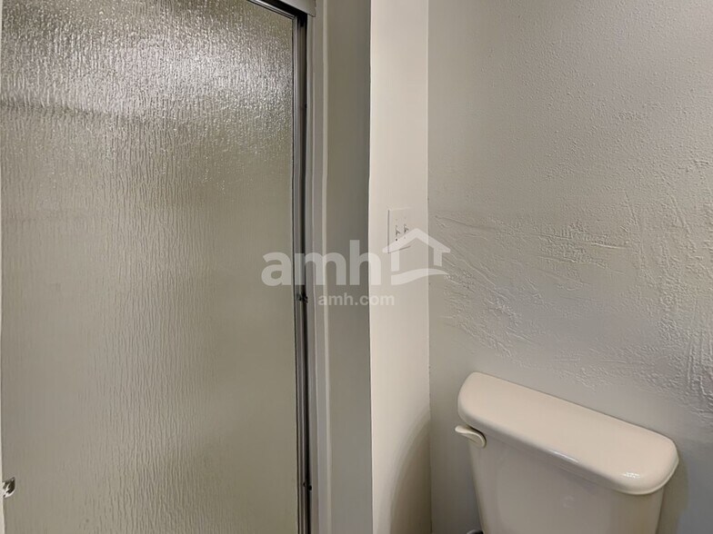 Building Photo - 14354 S Debrian Way