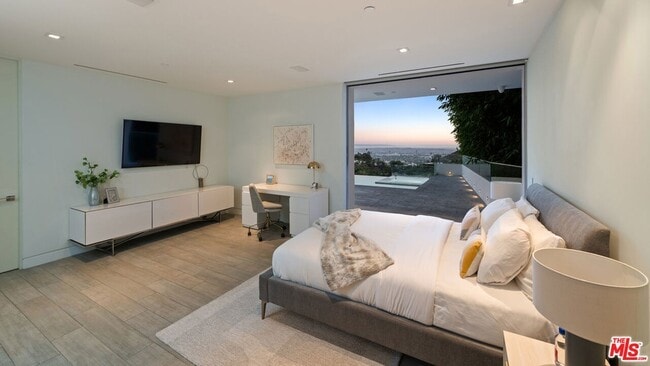 Building Photo - 7080 Mulholland Dr