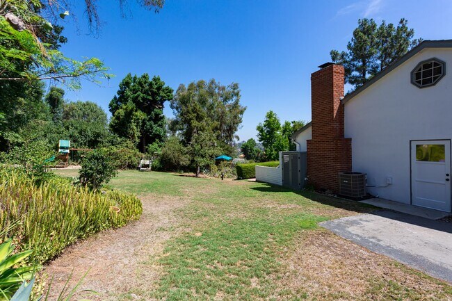 Building Photo - Georgian Colonial in Mt Helix
