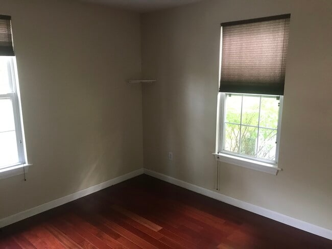 Building Photo - 16 Bowstring Way