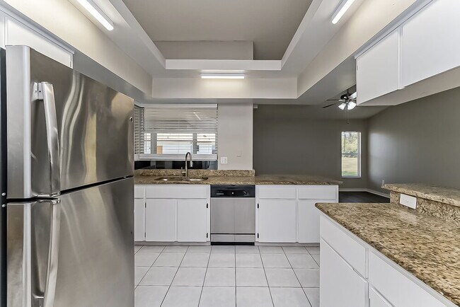 Building Photo - 5009 Panther Dr