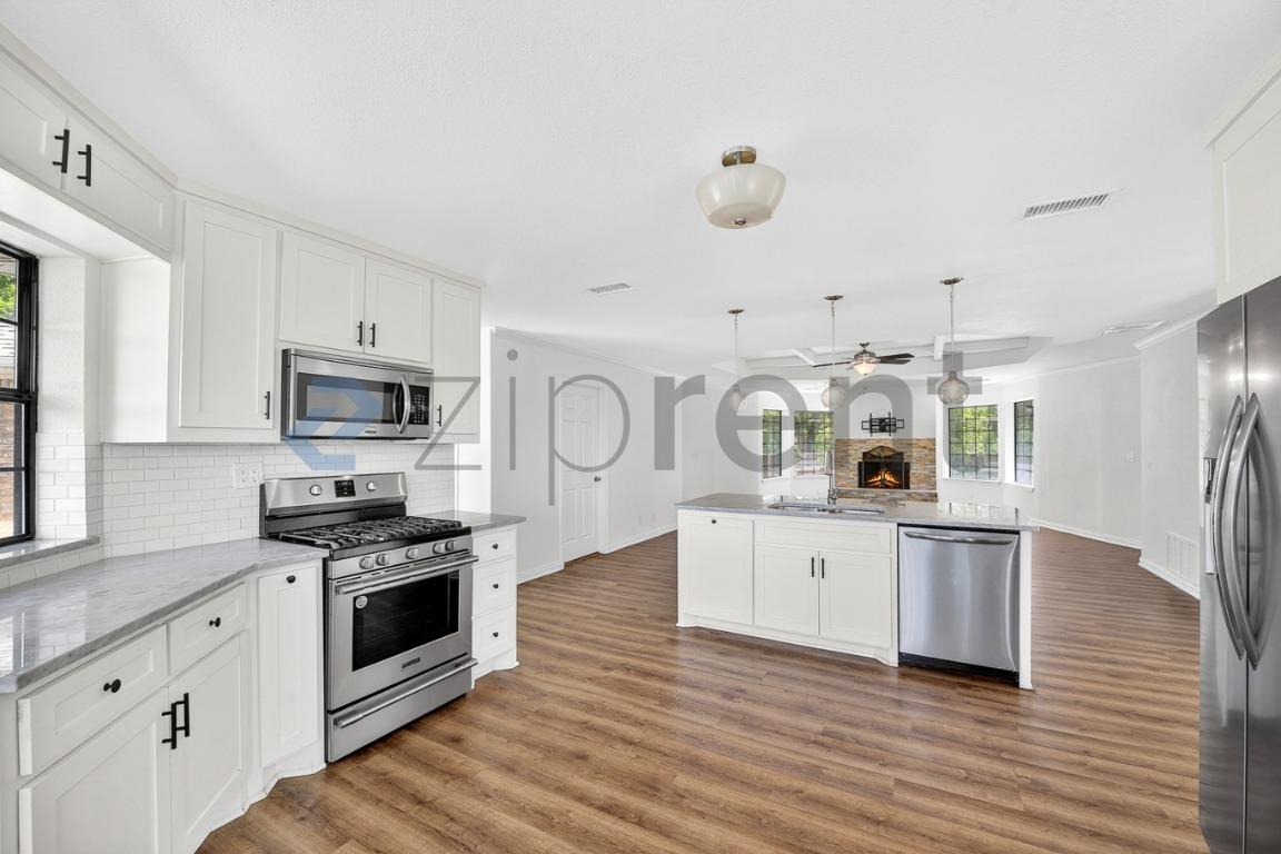Building Photo - Unit