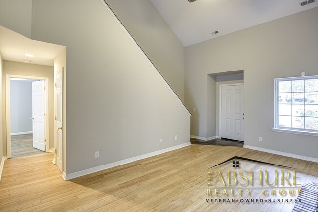 Building Photo - 852 Willow Bay Dr