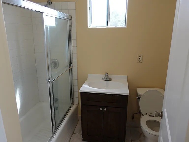 Building Photo - 2227 Clyde Ave