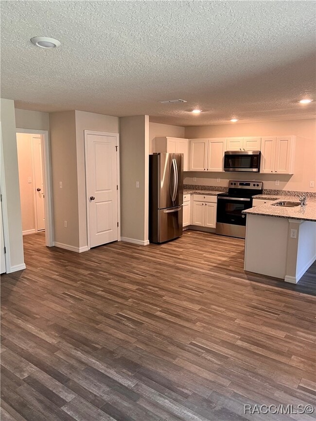 Building Photo - 6652 N Bedstrow Blvd