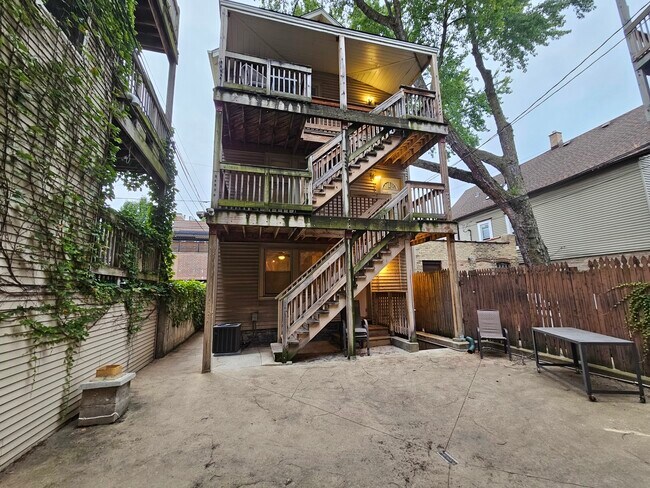Building Photo - 2646 N Orchard St
