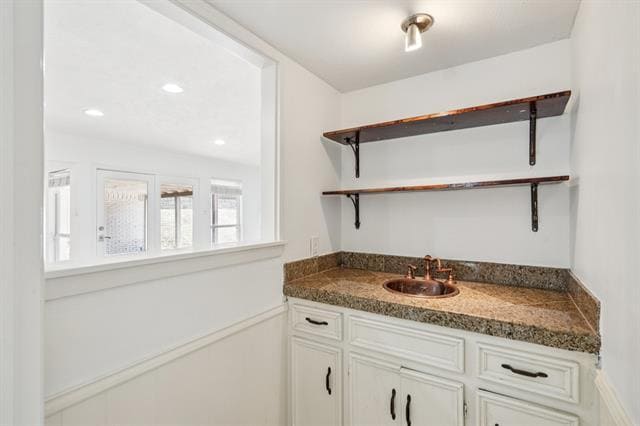 Building Photo - 4016 Willow Ridge Dr