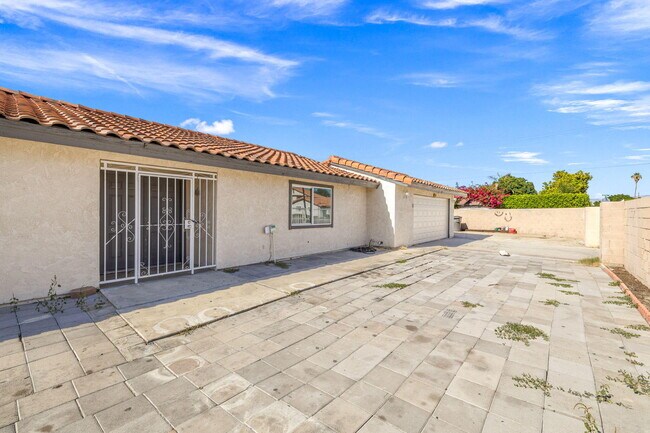 Building Photo - 33515 Wishing Well Trail