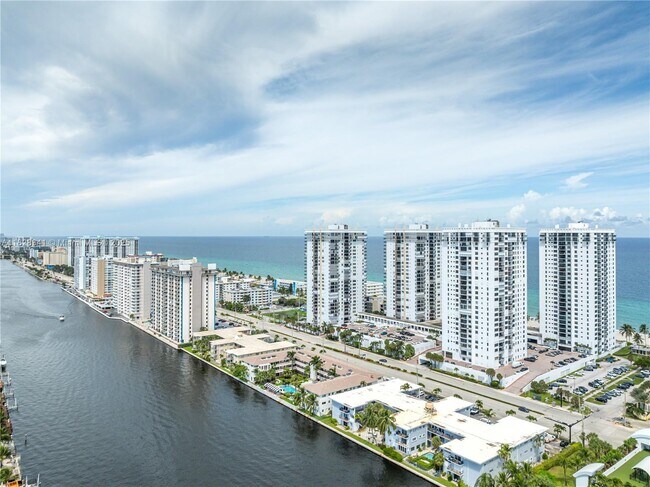 Building Photo - 2101 S Ocean Dr
