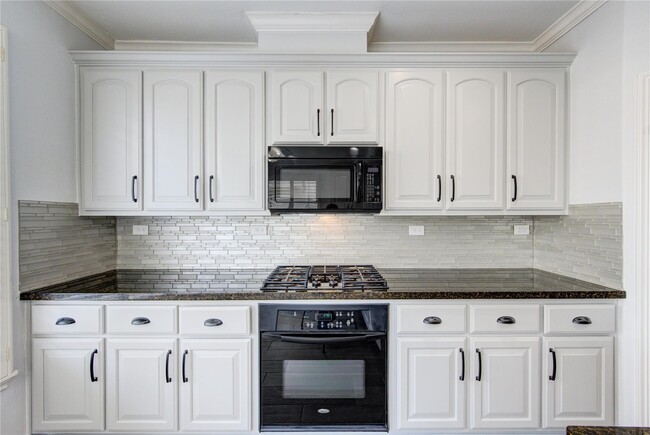 Building Photo - 4340 Lake Walk Ct