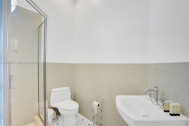 Building Photo - 1207 SW 21st St