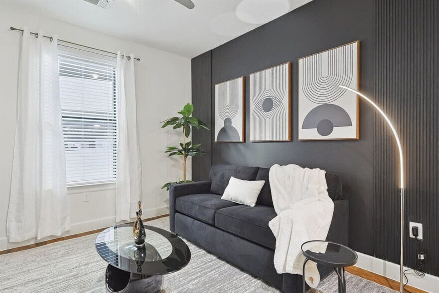 Building Photo - 5445 Town and Country Blvd