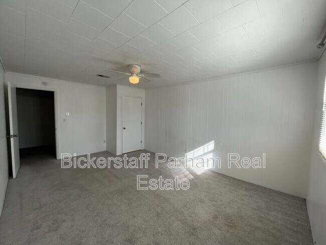 Building Photo - 1310 Stark Ave