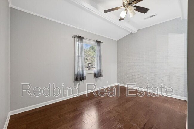 Building Photo - 401 Lawrence St