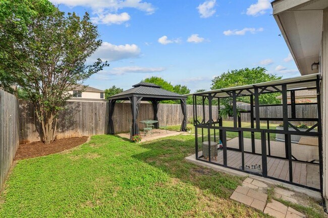 Building Photo - 626 Goldenrod St