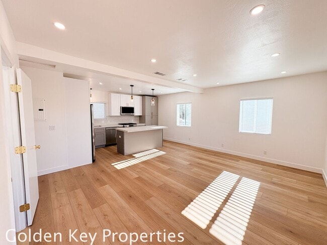 Building Photo - Welcome to your dream home in South Oceanside!